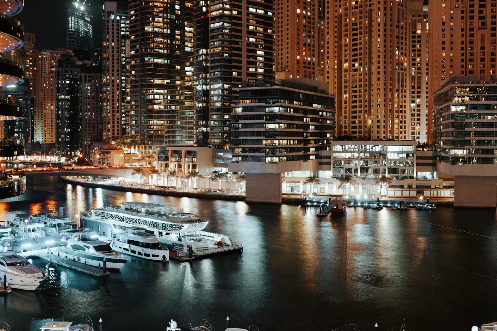 Dubai Marina at Night: Best Things to Do and Views