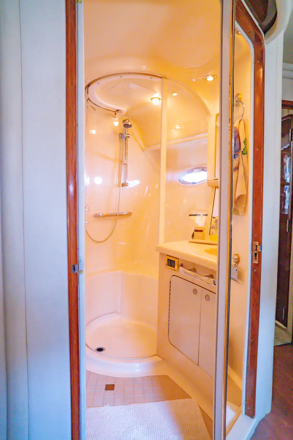 Sea Ray 63ft Other Images